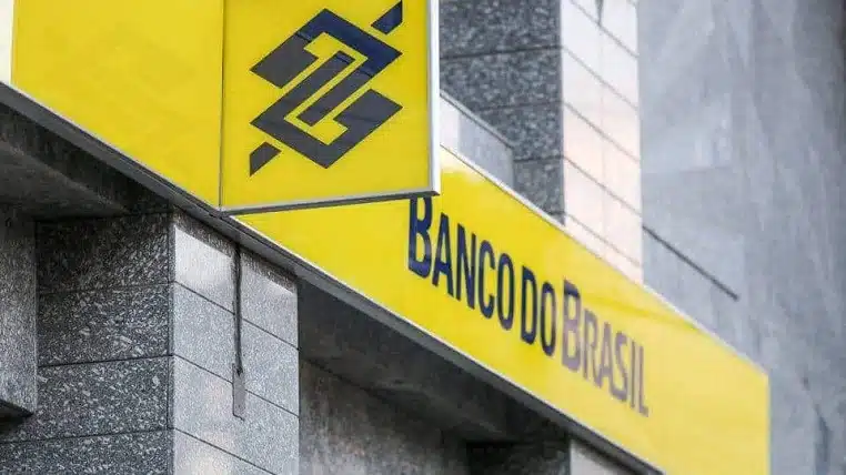 Foto do Banco do Brasil falando se vale a pena investir.